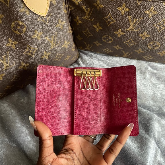 Louis Vuitton Multicles 4 Fuschia Key Holder - Picture 8 of 15